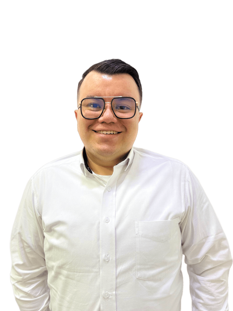 Retrato de Camilo Tibaquirá, integrante de FUNCA, con camisa blanca y gafas