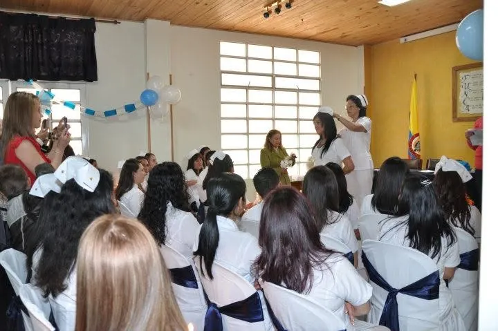 Estudiantes de FUNCA en un aula de la sede Bogotá