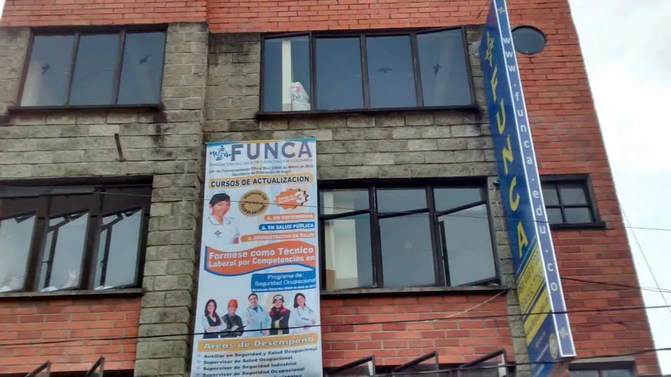Aviso de FUNCA en la sede Itagüí